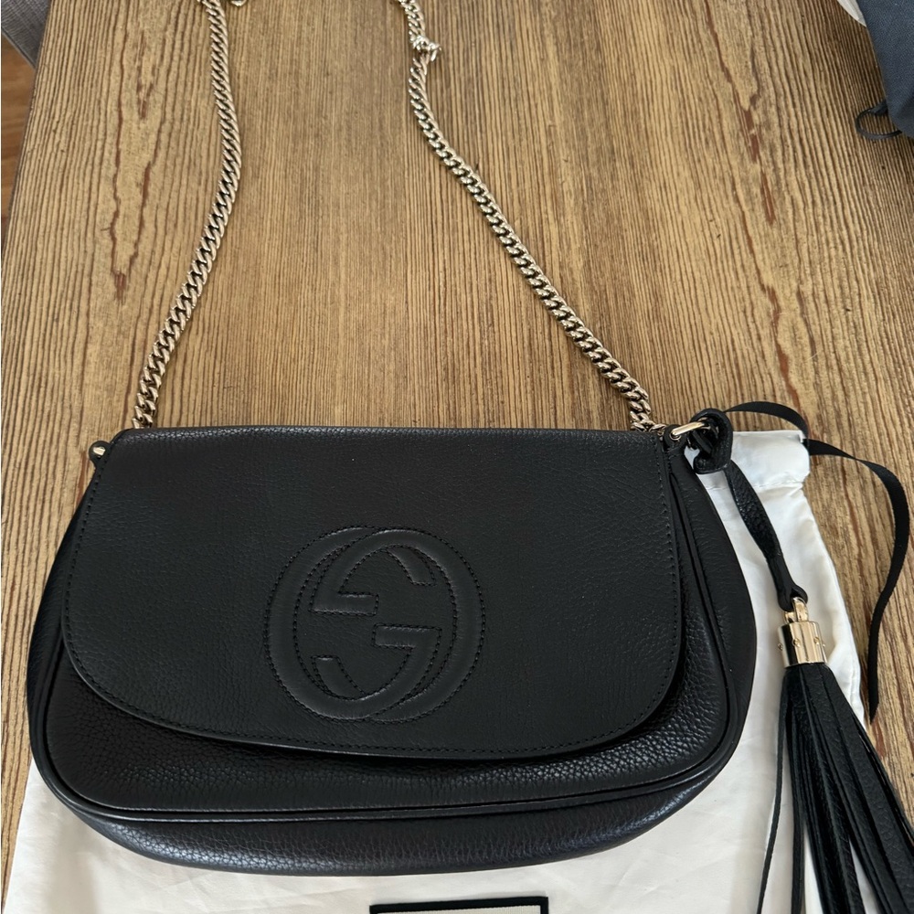 Gucci Crossbody, black leather.
